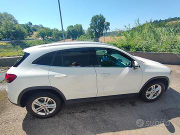 MERCEDES GLA 200D