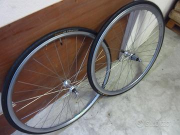RUOTE PER BICI CORSA CON MOZZI CAMPAGNOLO