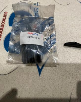 82415302 PATTINO GUIDA VETRO PORTIERA LANCIA THEMA