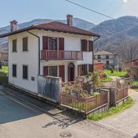 CASA INDIPENDENTE BICAMERE BISERVIZI CON GIARDI...