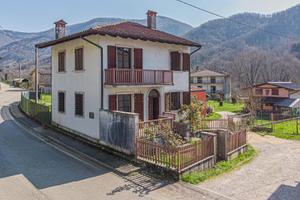 CASA INDIPENDENTE BICAMERE BISERVIZI CON GIARDI...