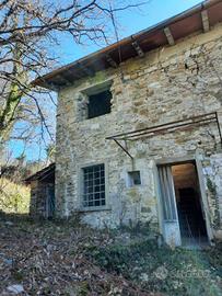 Casa indipendente di 60 m² con più di 5 locali a C