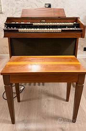 Organo Farfisa vintage anni ’70 + sgabello origina