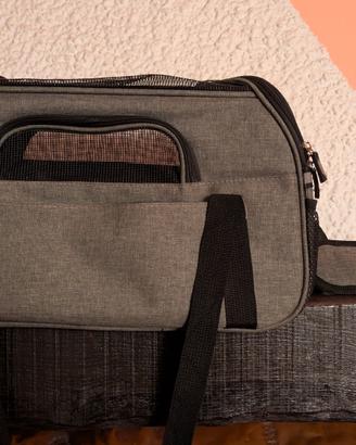 Trasportino per cani piccola taglia o gatti.