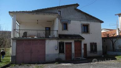 Casa indipendente di 140 m² con 4 locali a Nusco