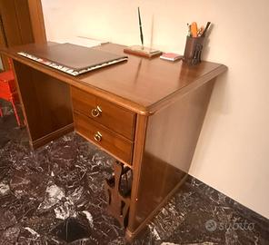 scrivania in legno massello