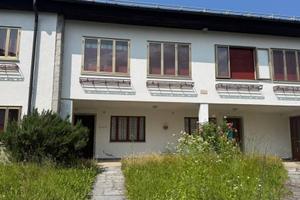 casa indipendente con tre unità