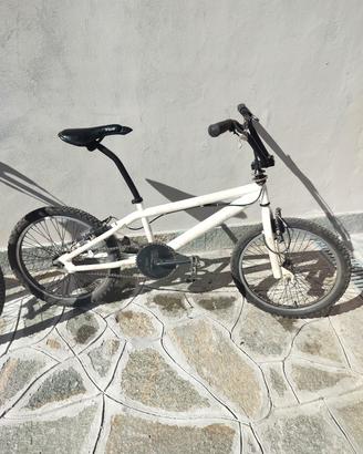 Bicicletta BMX da freestyle 