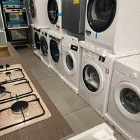 Lavatrice nuove con piccoli didetti estetici