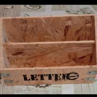 Portalettere,organizzatore in legno,da tavolo.