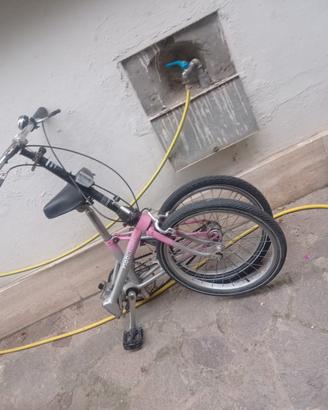 bici pieghevole dahon 3 marce robusta di marca 