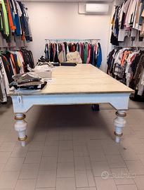Grande tavolo vintage in legno