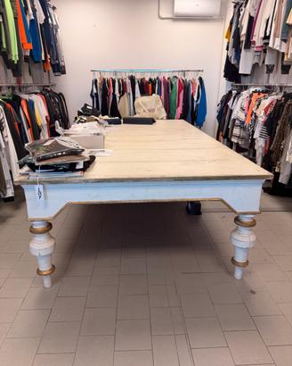 Grande tavolo vintage in legno
