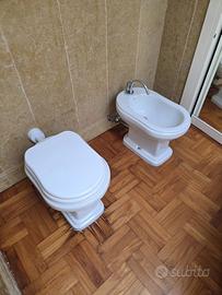 WC e Bidet in ceramica bianca come nuovi