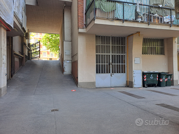Magazzino 105 mq Corso Corsica 19