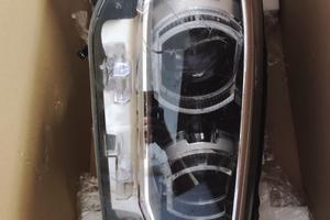 Proiettore led integrale Bmw serie 1 destrocrepato