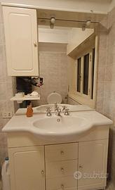 Mobile bagno con lavabo