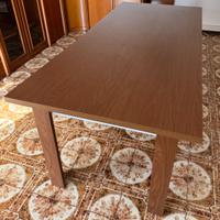 Tavolo in legno per cucina