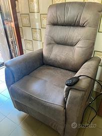 Poltrona alzapersona reclinabile elettrica