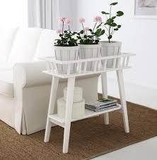 Mobiletto per piante Ikea in legno