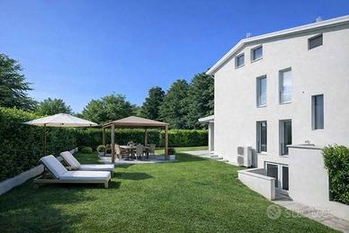 Villa di 364 m² con più di 5 locali a Sasso Marcon