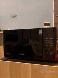 Microonde Samsung modello MS23K3513AK