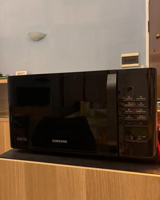 Microonde Samsung modello MS23K3513AK