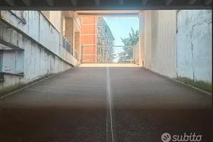 Box per auto grande in via Sulmona