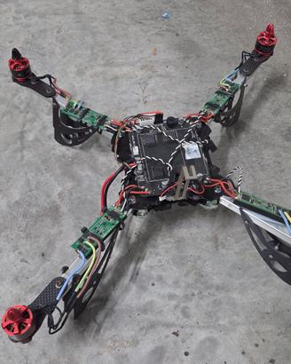 Drone autocostruito