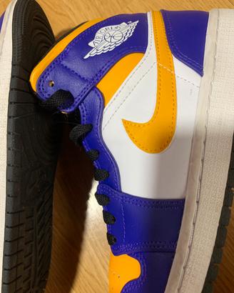 Air Jordan mid1. N 40
