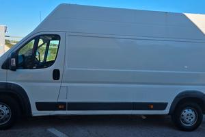 PEUGEOT BOXER L4H3.  