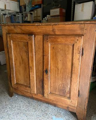 Credenza in legno di noce