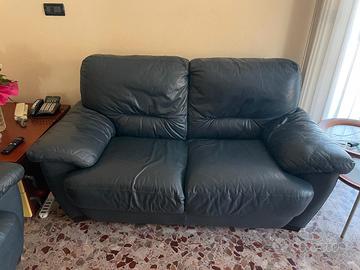 Coppia di Divani in pelle 2 posti