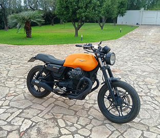 Moto Guzzi V7 III Stone