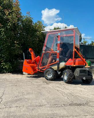 T41 Tagliaerba trattorino Husqvarna con fresa da n