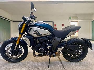 CF MOTO 700 CLX- solo 2300 km- unico proprietario