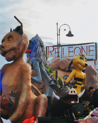 Carro allegorico tema re leone