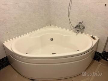 VASCA IDROMASSAGGIO ANGOLARE COMPLETA