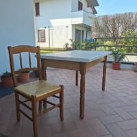 Tavolo da cucina con 6 sedie