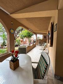 Appartamento semi indipendente con giardino