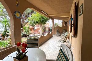 Appartamento semi indipendente con giardino