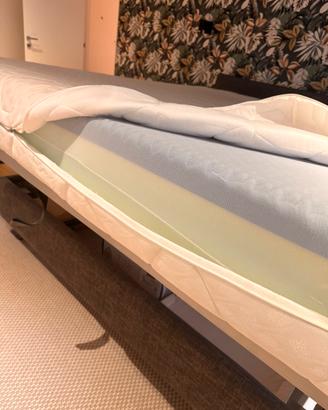 Materasso  king size in memori.