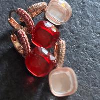 Due paia di orecchini, modello nudo