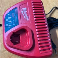 Milwaukee m12 caricabatterie