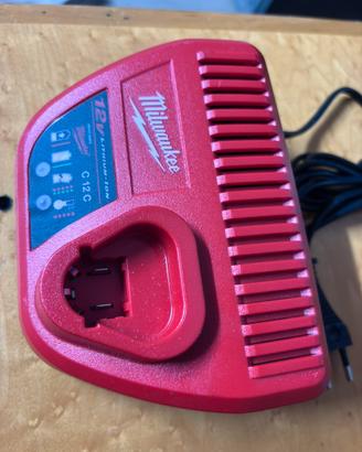 Milwaukee m12 caricabatterie