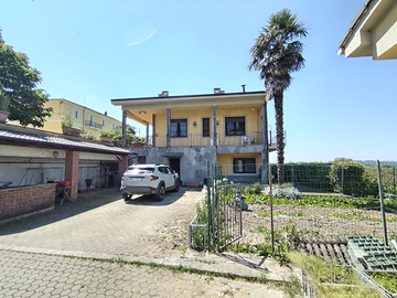 Villa indipendente in collina