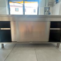 Tavolo da lavoro in acciaio