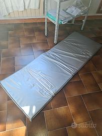 Materassino per fitness con esercizi suggeriti