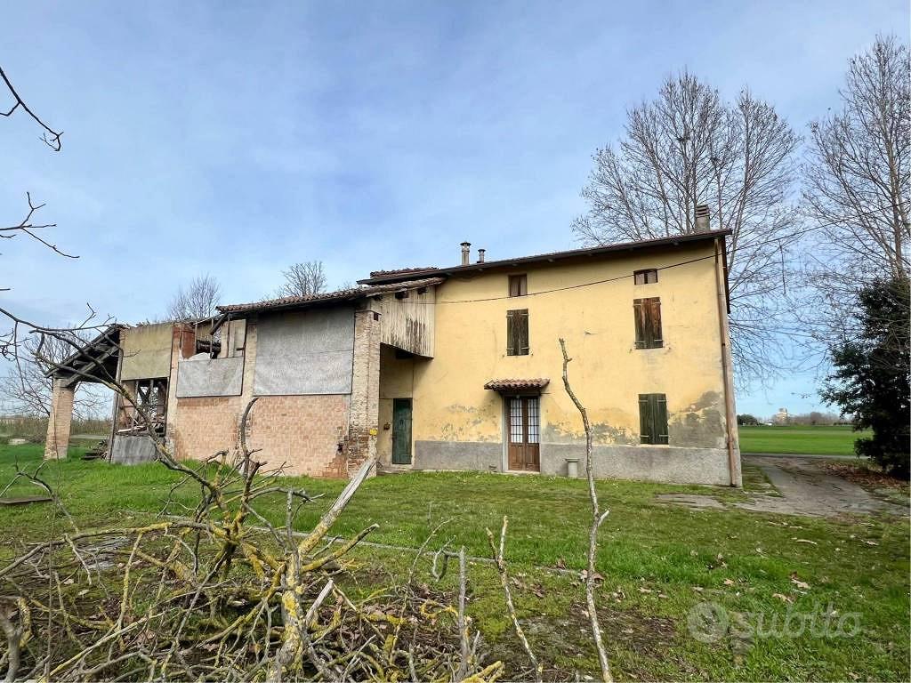 Rustico / Casale di 500 m² con più di 5 locali e b - Vista 2