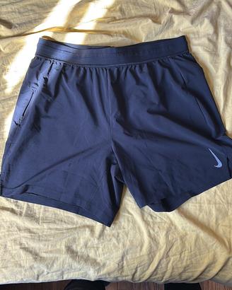 Pantaloncino da corsa nero nike